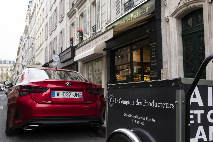  Lexus RC300h 2018 года  (WW) (фото 57 из 139)
